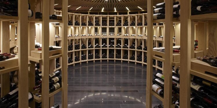 Restaurante Atrio primer vino con fines solidarios